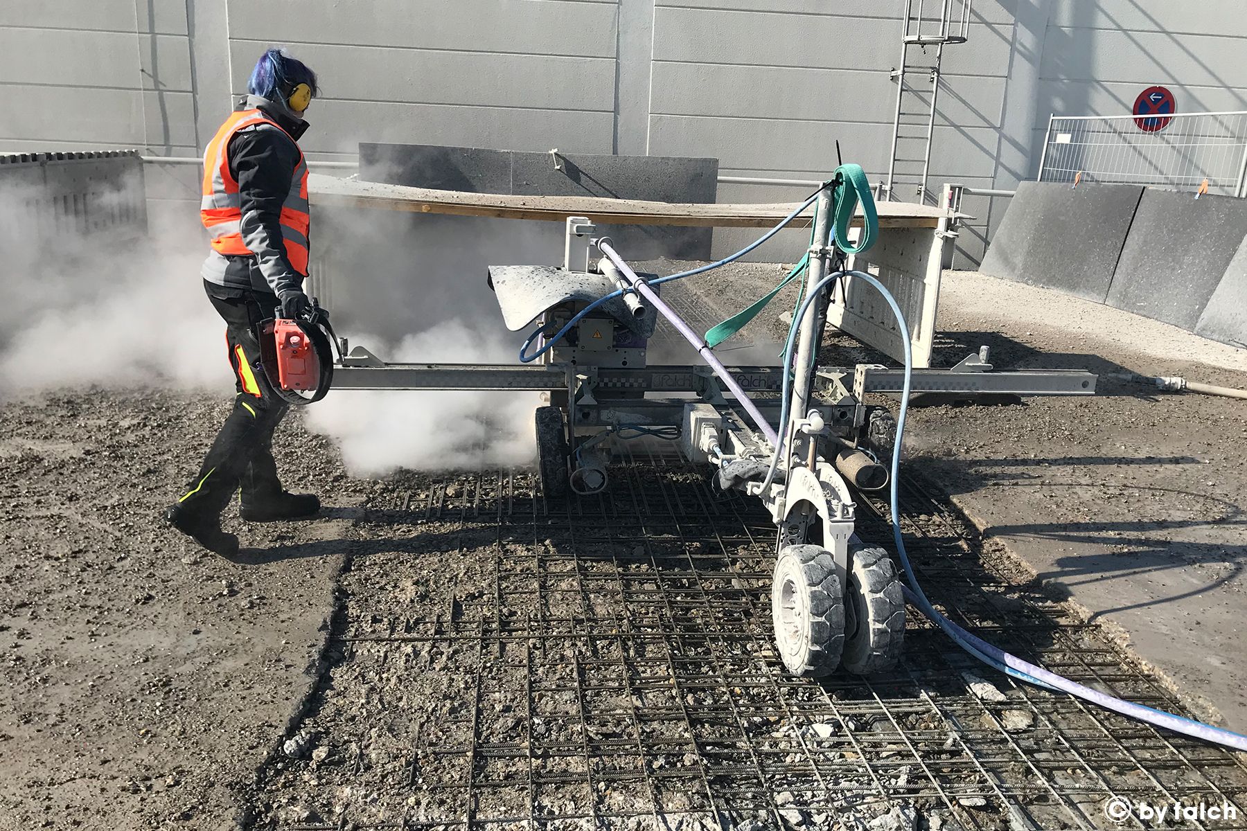 Hydrodémolition robotisée Robot Hydrodemolition Beton Parking