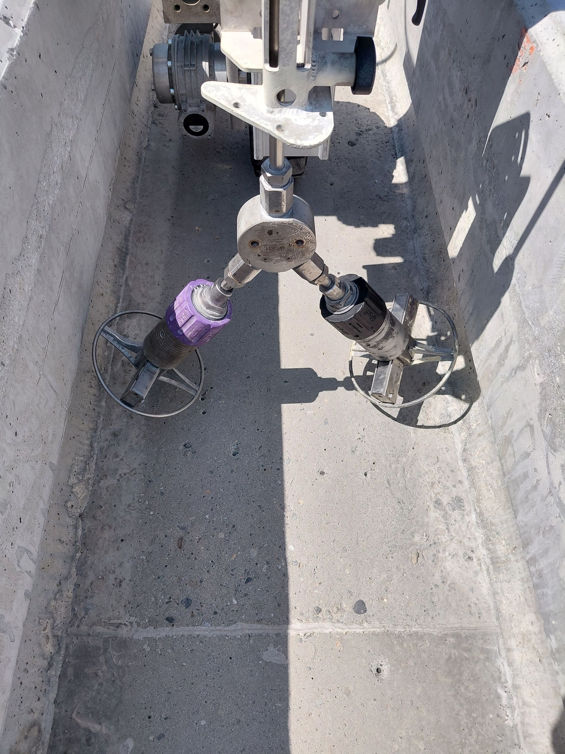 Hydrodécapage robotisé sur le chantier de la future Ligne C du Métro de Toulouse buses rotative robot