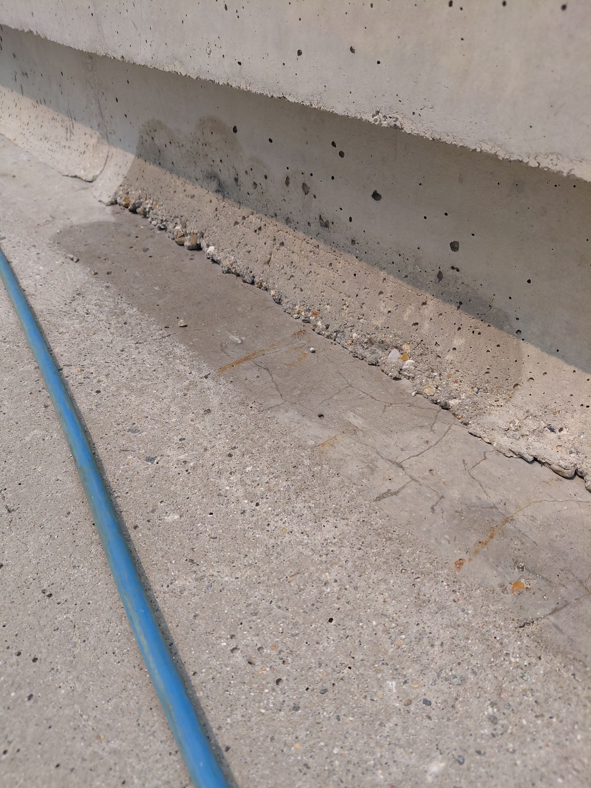 Hydrodécapage robotisé sur le chantier de la future Ligne C du Métro de Toulouse resultat hydrodecapage laitance