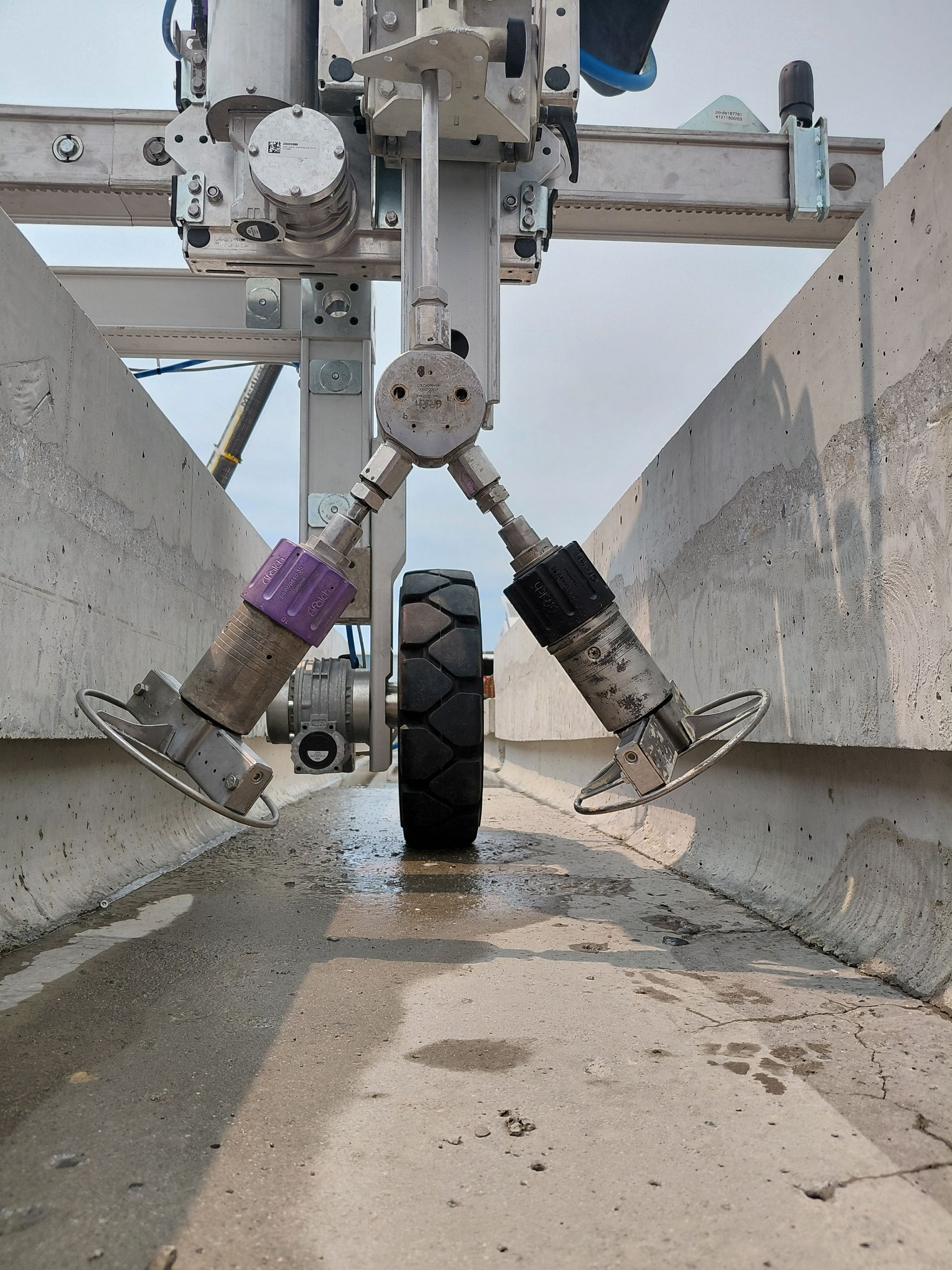 Hydrodécapage robotisé sur le chantier de la future Ligne C du Métro de Toulouse robot decapage beton toulouse